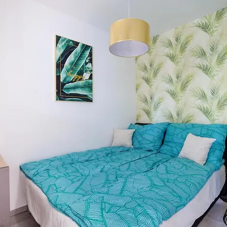 Sailing Apartment *